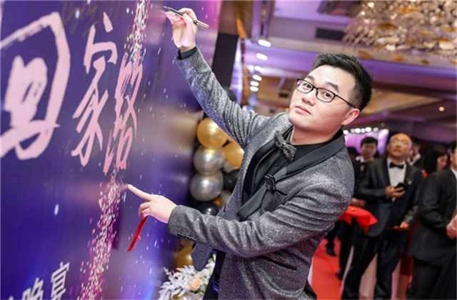 【高光“疫”事】勇敢逆行的特殊“网约车”——快盈lll90后，用信念打通生命运输线